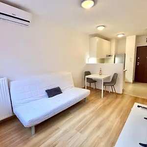 Leo Budapest